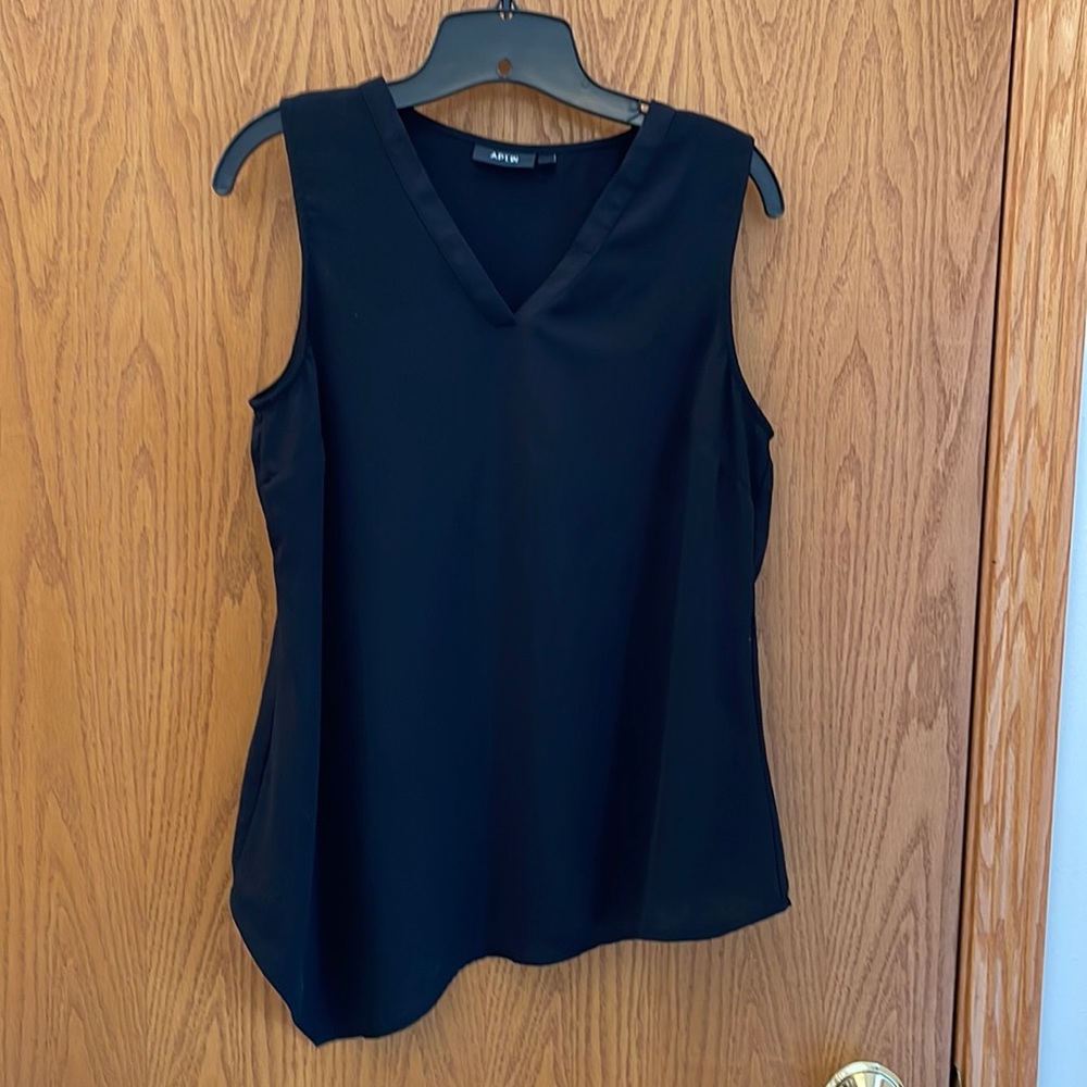 Women’s Apt. 9 Black Sleeveless Asymmetrical Top Sz M